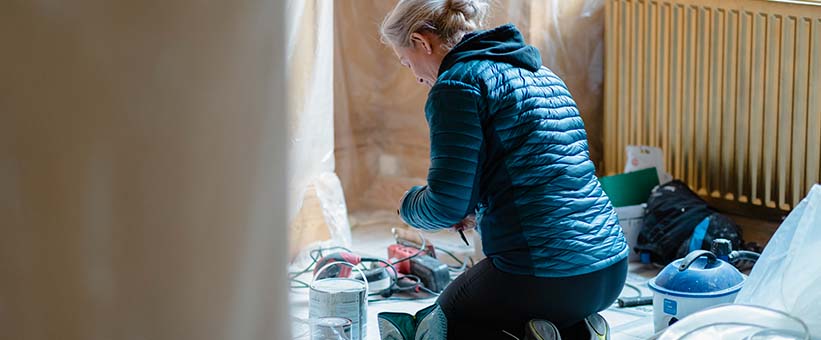 En person som lider av mögelallergi är överkänslig mot sporerna och de mykotoxiner som mögeln framställer